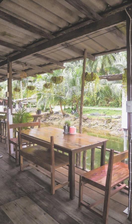 Lungkluay Homestay Ko Kut Bagian luar foto
